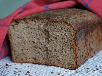 Хлеб со смешанной мукой и семечками на ржаной закваске