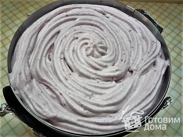Шарлотт с ягодами и клубничным джемом фото к рецепту 14