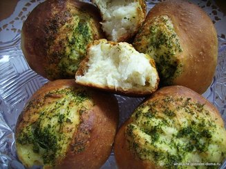 Ароматные чесночные булочки