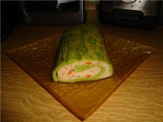 "Зелёный" рулет из брокколи с курицей