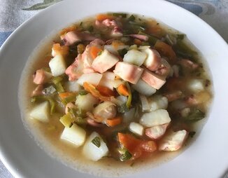 Густой суп с осьминогом