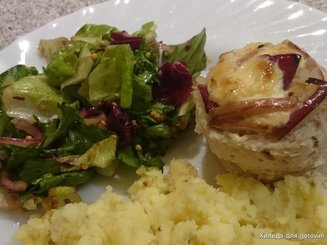 "Розы" из мяса и яблок