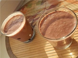 Шоколадно-фруктовый милк-шейк