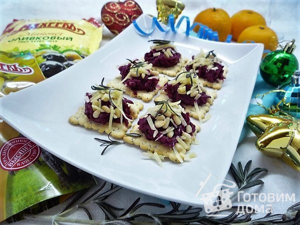 Канапе со свеклой, пармезаном и кедровыми орешками фото к рецепту 6