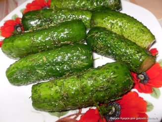 Солёные огурцы в пакете (экспресс-вариант, сухой посол)