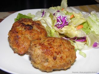 Мясные биточки с кабачками и сыром