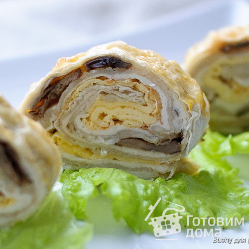 Рулет из курицы с омлетом