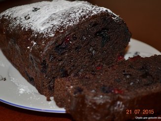 Шоколадный кекс с черникой