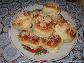 Булочки с наполнителем и посыпкой