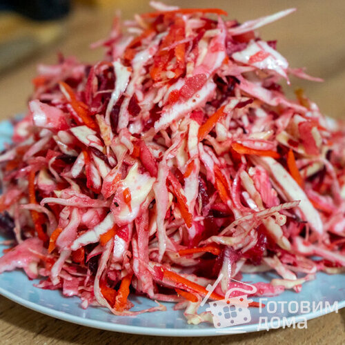 Салат из свежей свеклы, моркови и капусты