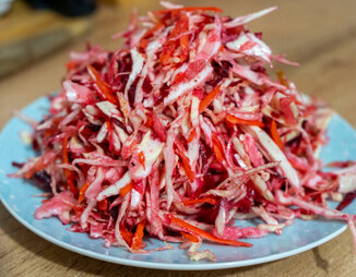 Салат из капусты, моркови и свеклы