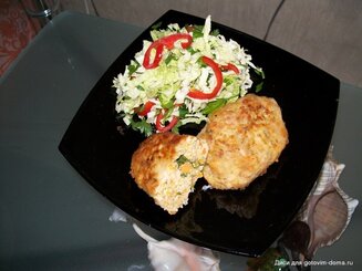 Котлеты рыбные с зеленью и маслом