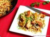 Лапша Чоу Мейн с курицей (炒面的面条与鸡)