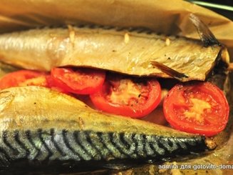 Запечённная скумбрия с помидорами