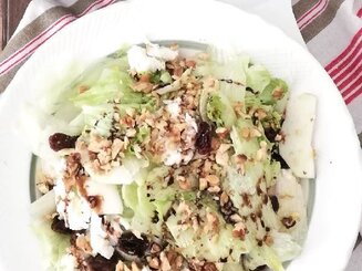 Insalata delicata - Салат с яблоком, моццареллой и орехами