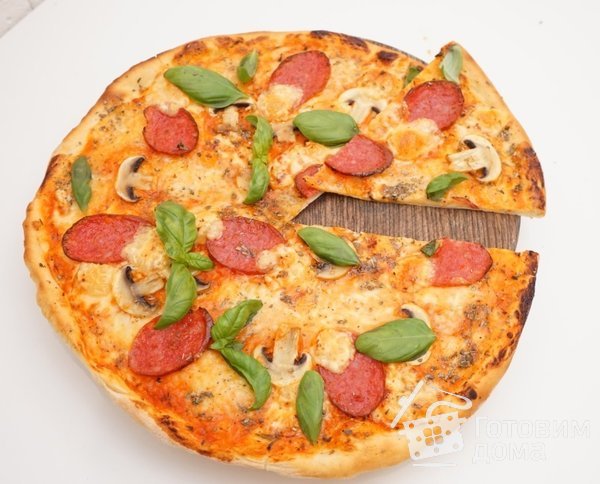 Пицца на тонком тесте фото к рецепту 11