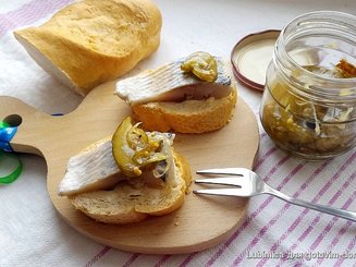 Тосты с селедкой