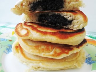 Панкейки с маковой начинкой и сливочным соусом