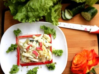 Салат с кальмарами "Морская свежесть"