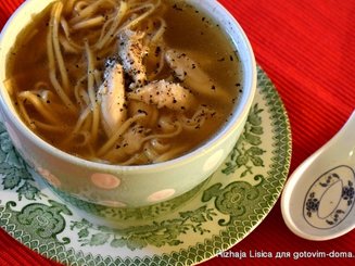 Китайский бульон с рисовой лапшой