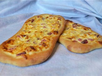 Фламмкухен из Эльзасса - пирог с луком, беконом и сыром
