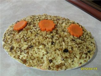 Салат-торт из курицы с грецкими орехами