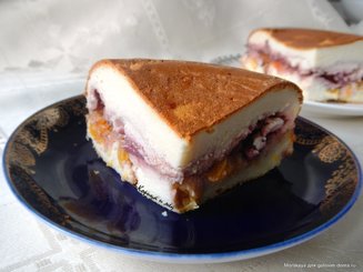 Творожный пирог с апельсинами и клубникой