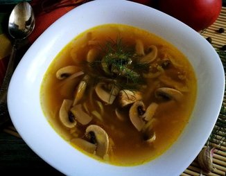 Японский суп-лапша с грибами