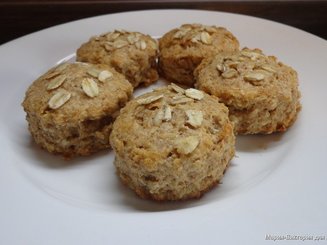 Цельнозерновые мини-сконы с овсяными хлопьями