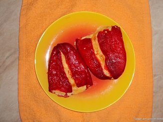 Сладкий перец, фаршированный брынзой