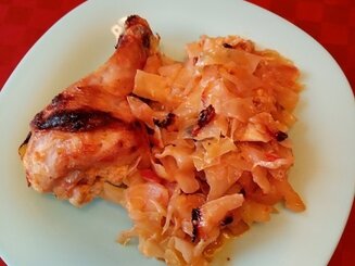 Капуста, запечённая в духовке с курочкой