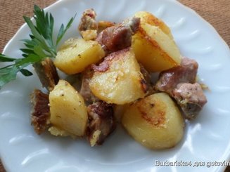 Мясо и картошка, запеченные по-домашнему