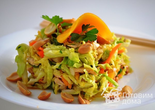 Салат с капустой, курицей и манго по-вьетнамски фото к рецепту 4