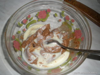 сладкая колбаска с орехами и цукатами