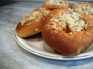Ватрушки с яблочно-медовой начинкой и ореховый штрейзелем