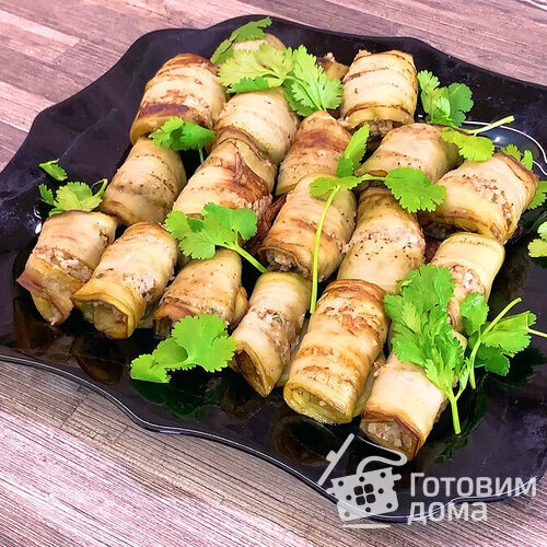 Рулетики из баклажанов с орехами и чесноком