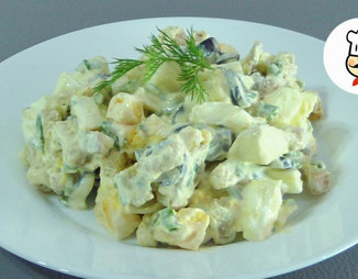 Салат с зеленым луком и яйцом