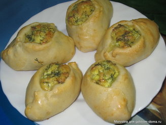 Открытые пирожки с сыром и зеленью