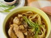 Лапша в бульоне с грибами и курицей