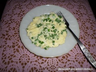 Яичница с зеленым луком