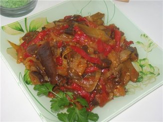 Баклажаны с грибами и овощами