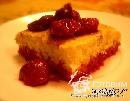 Лимонный манник с вишневым соусом
