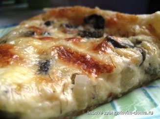Пирог с грибами, сметаной и сыром