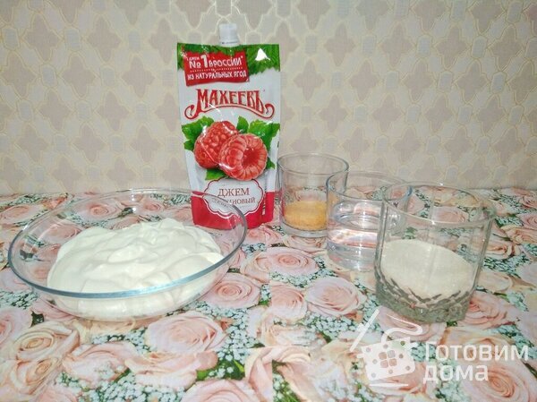 Сметанный десерт-желе для мамули с малиновым джемом &quot;Махеевъ&quot; на 8 марта фото к рецепту 1