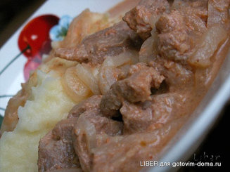 Курица в розовом соусе