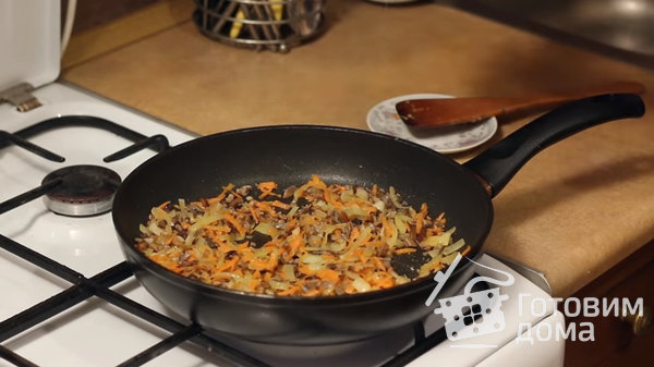 Карп, запеченный с овощами и грибами в духовке фото к рецепту 3