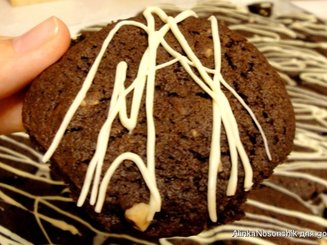 Шоколадное печенье с грецким орехом и корнем имбиря