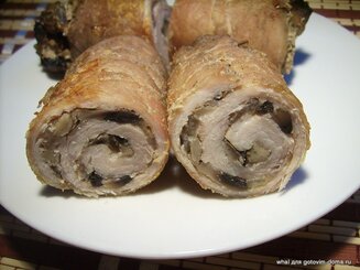 Рулет мясной с грибами