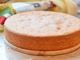 Яблочный торт с карамельным баварским муссом с корицей