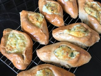 Открытые пирожки с сыром и зеленью